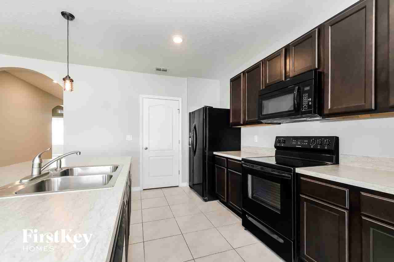 3188 Royal Tern Dr - Photo 5 of 15