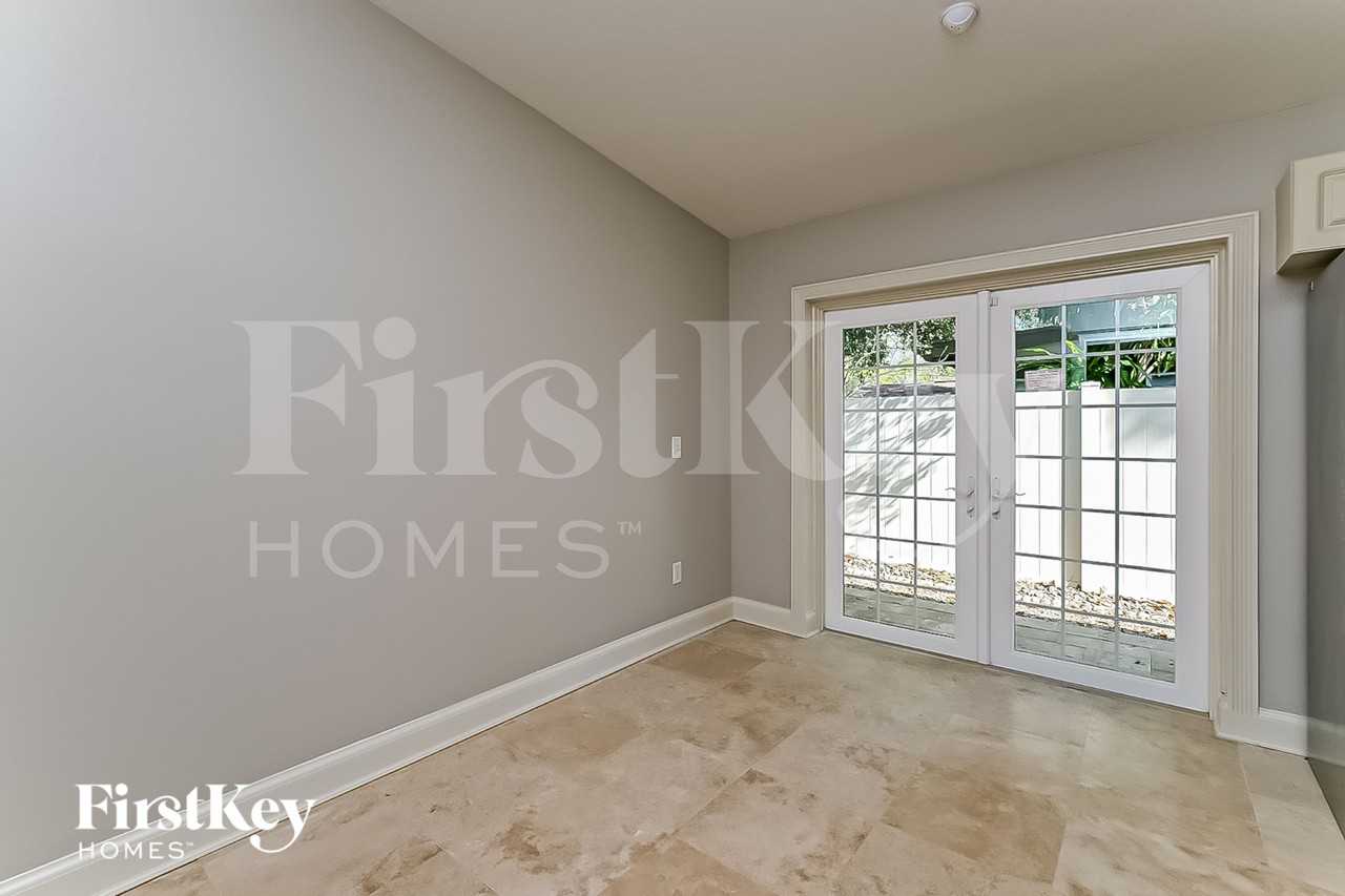 5121 44th Ave N - Photo 4 of 15