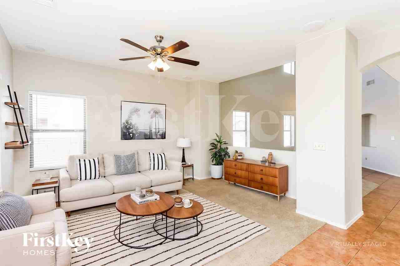 8404 S Otis Dr - Photo 4 of 20