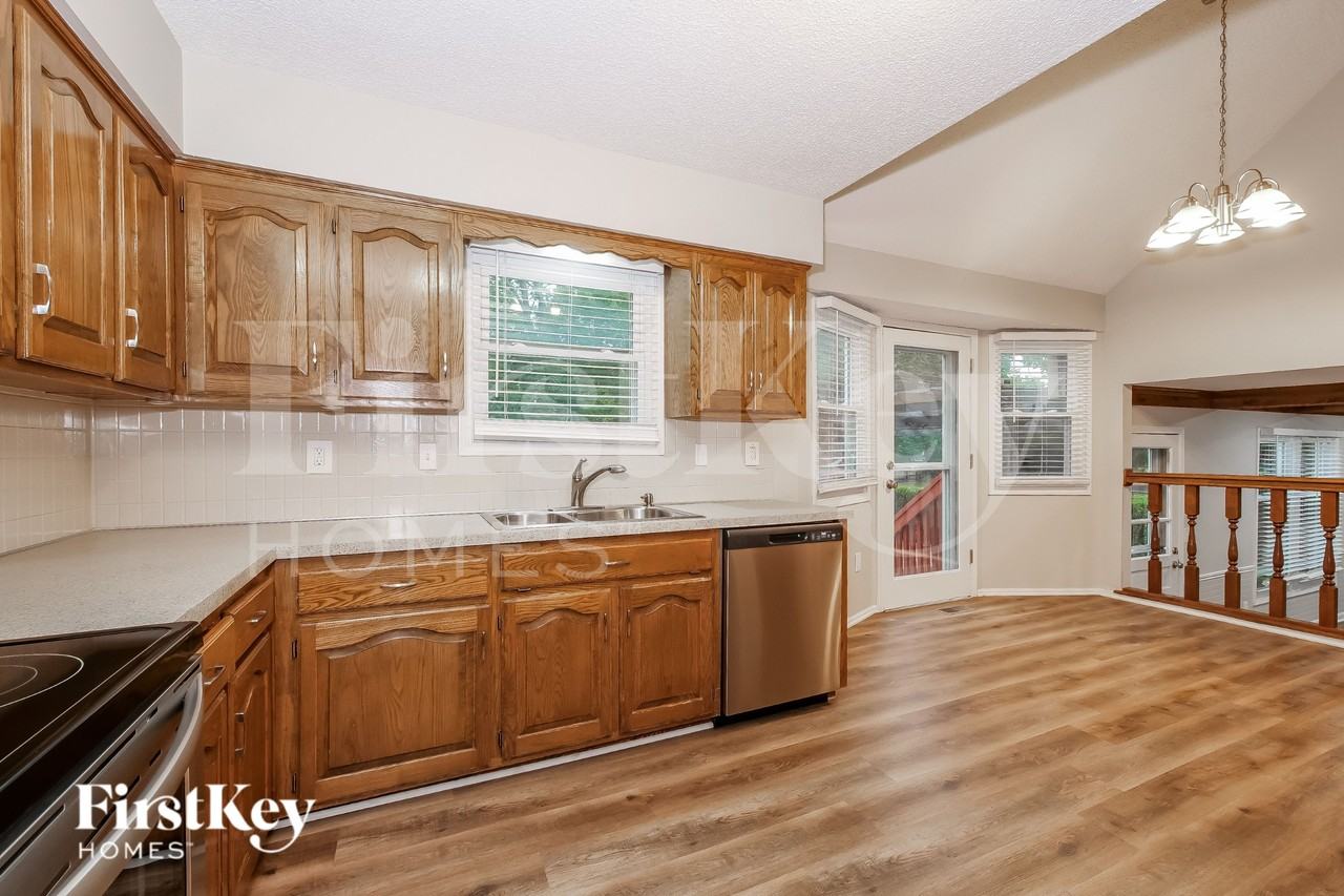 425 N Mesquite St - Photo 7 of 16