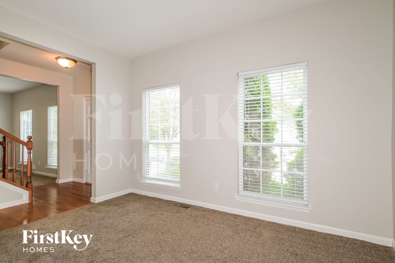 217 Hawksbury Pl - Photo 4 of 16