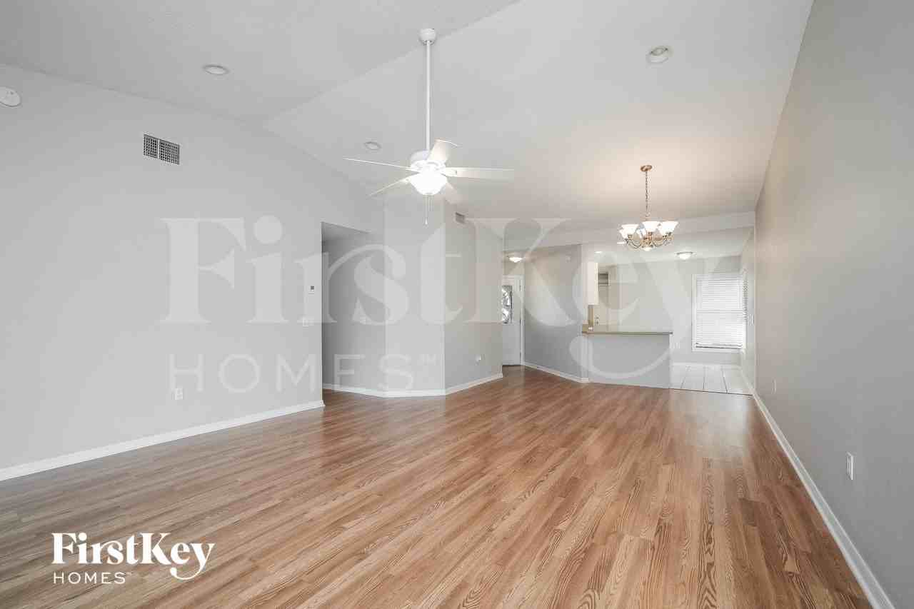 4301 Larrys Lagoon - Photo 3 of 15