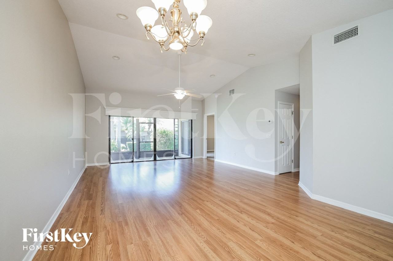 4301 Larrys Lagoon - Photo 5 of 15