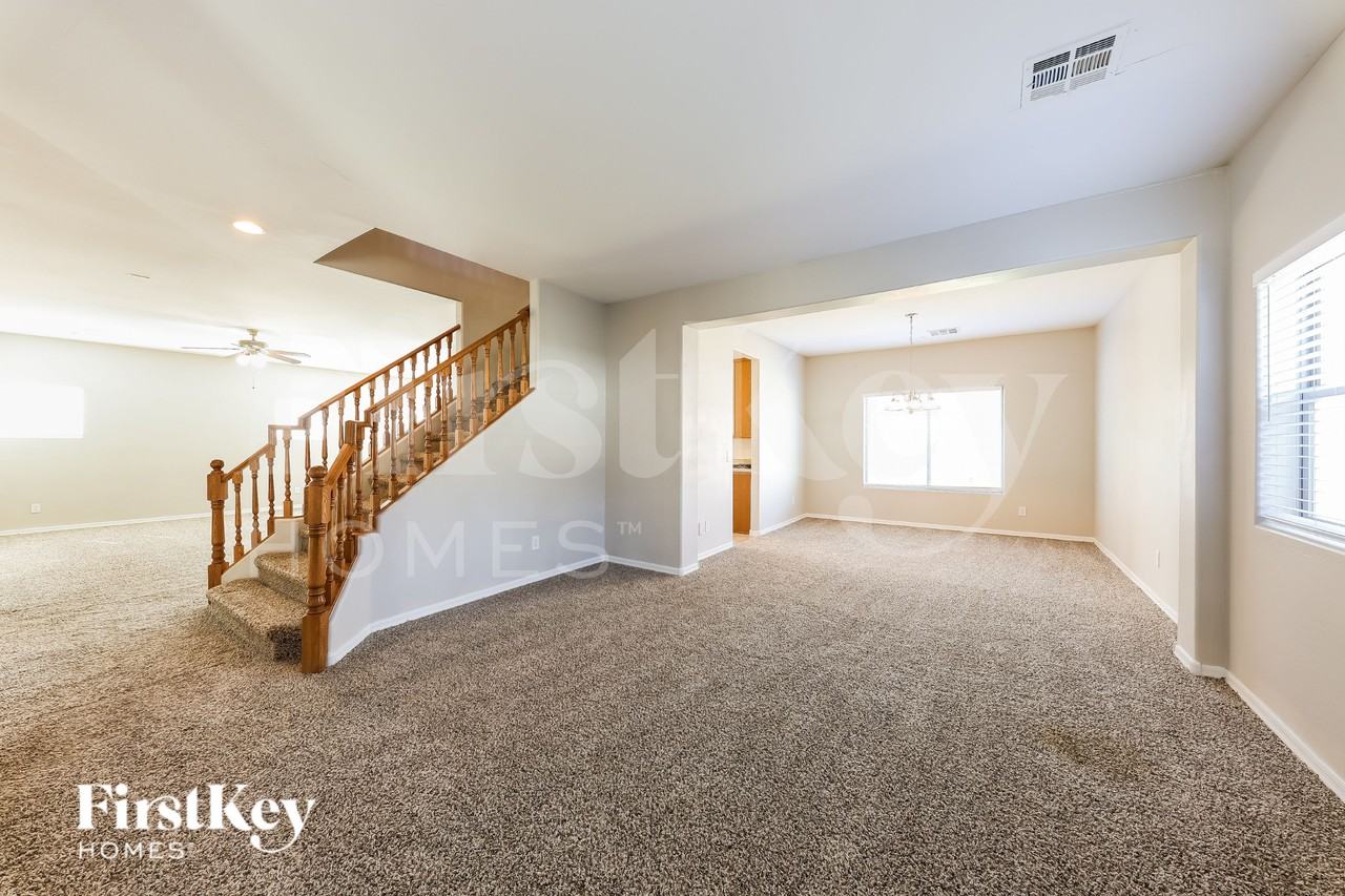 15608 N 172nd Ln - Photo 3 of 17