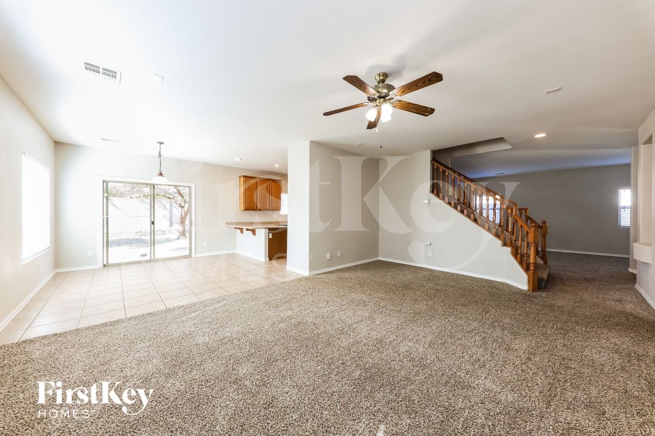 15608 N 172nd Ln - Photo 5 of 17