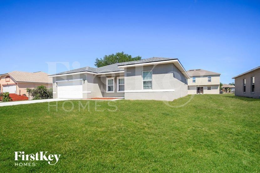 568 Hummingbird Ct - Photo 2 of 15