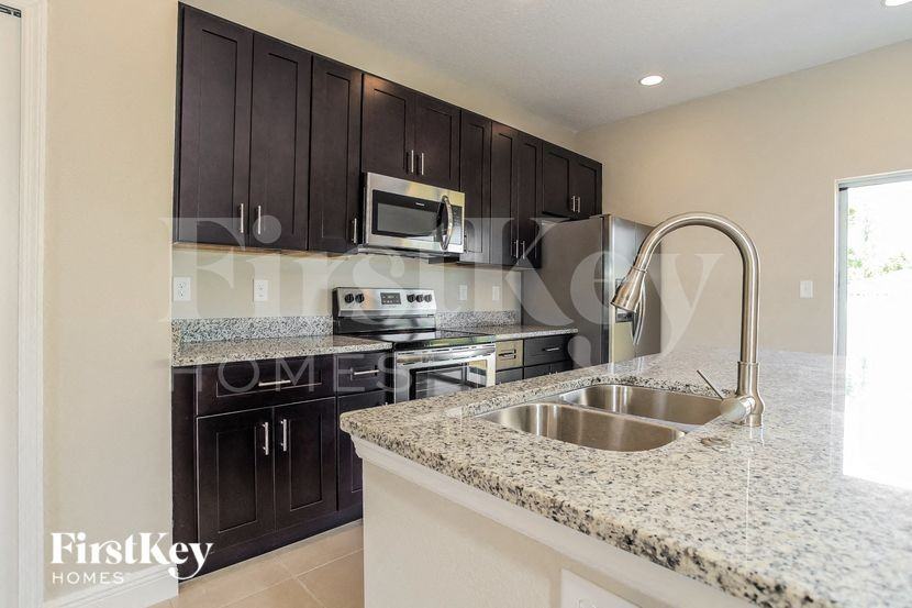 568 Hummingbird Ct - Photo 6 of 15