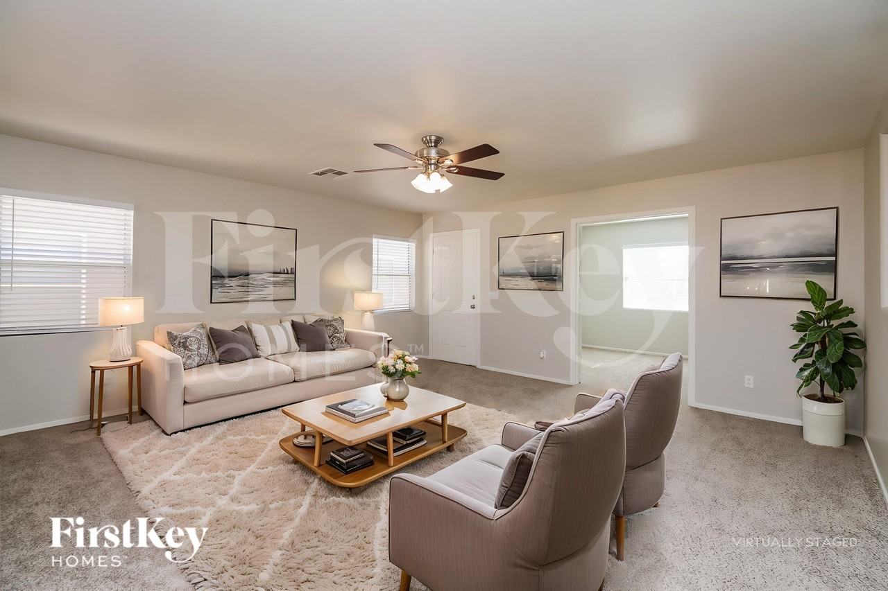 2532 E Olivine Rd - Photo 3 of 18