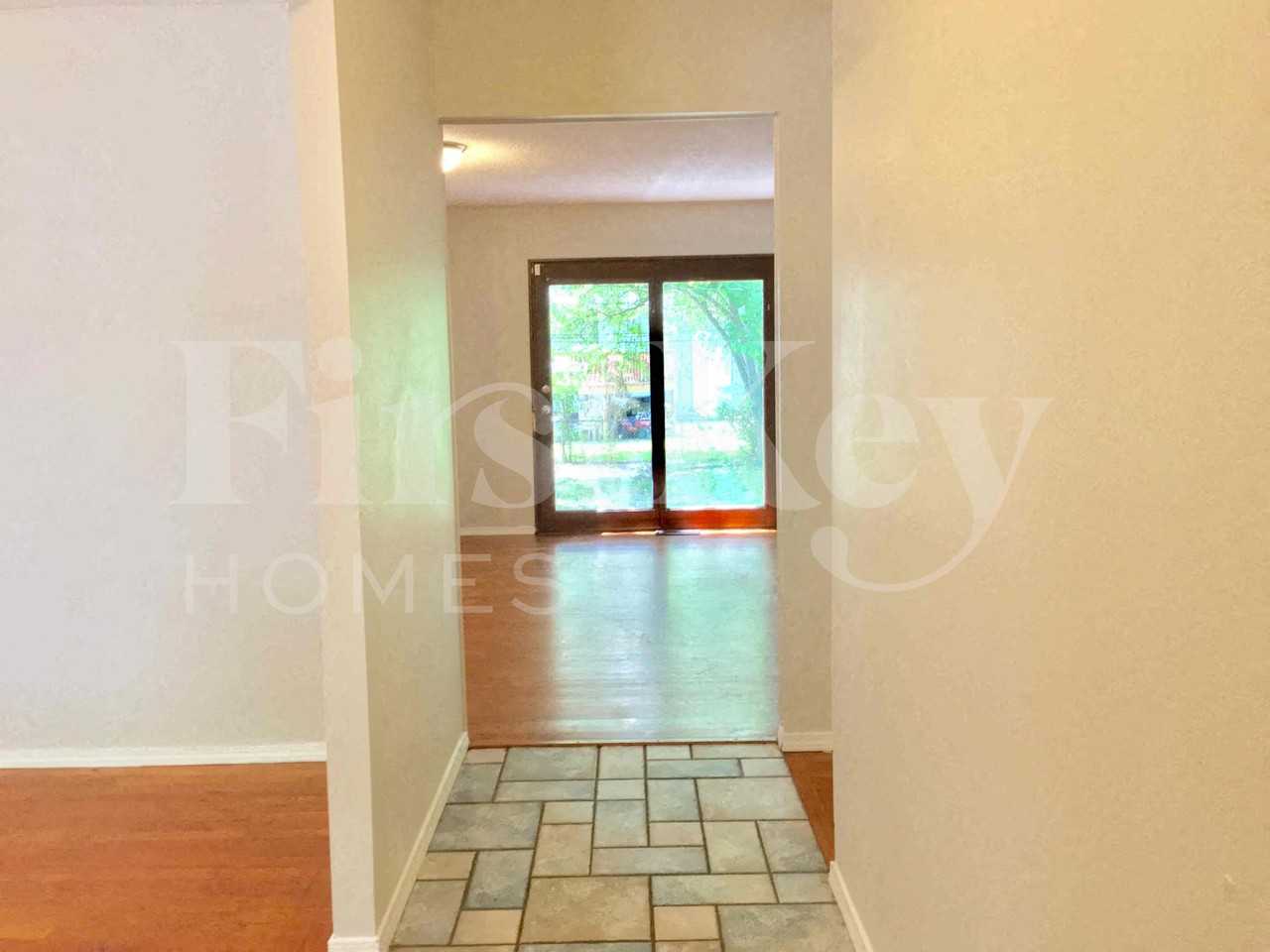 2275 Glenoro Dr - Photo 4 of 23