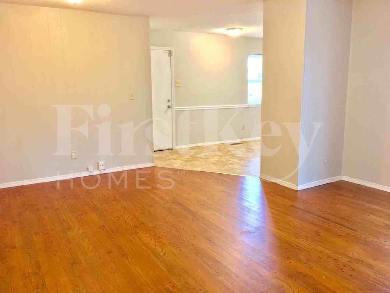 2275 Glenoro Dr - Photo 6 of 23