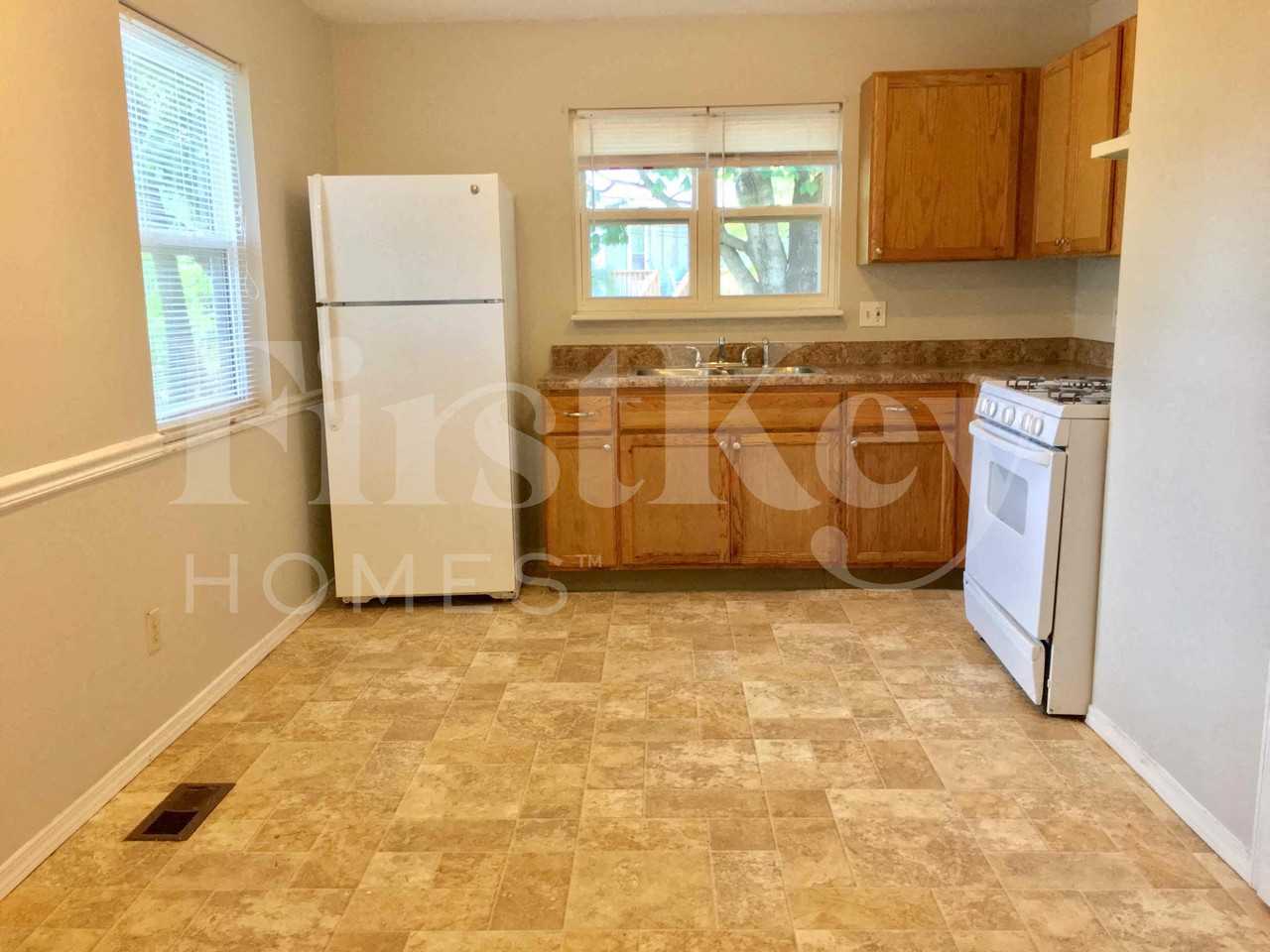 2275 Glenoro Dr - Photo 7 of 23