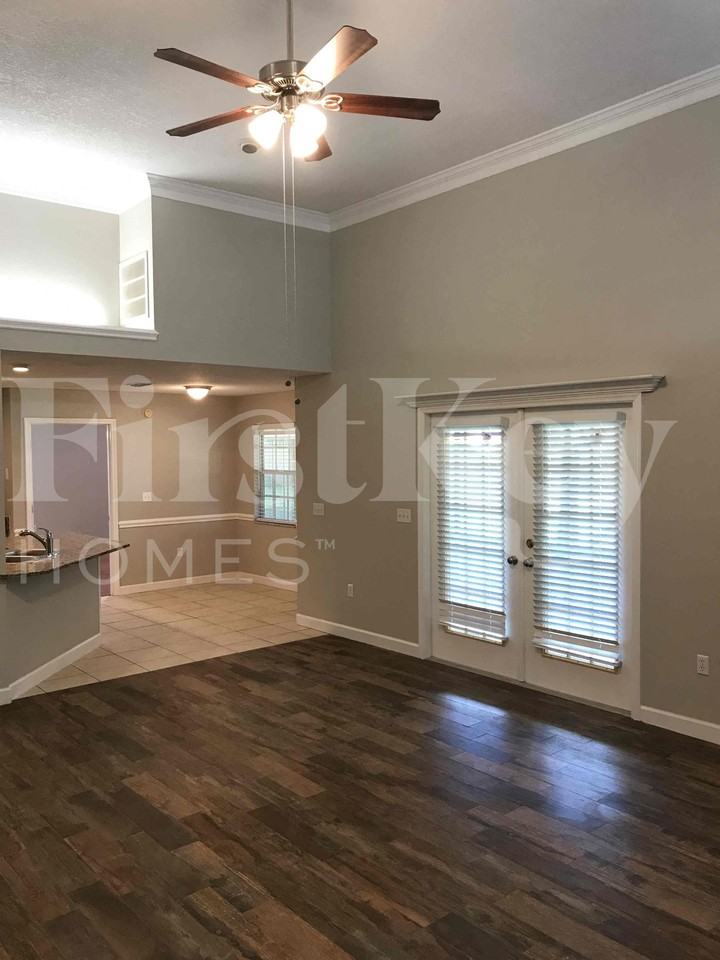 2224 Palmview Cir E - Photo 6 of 27