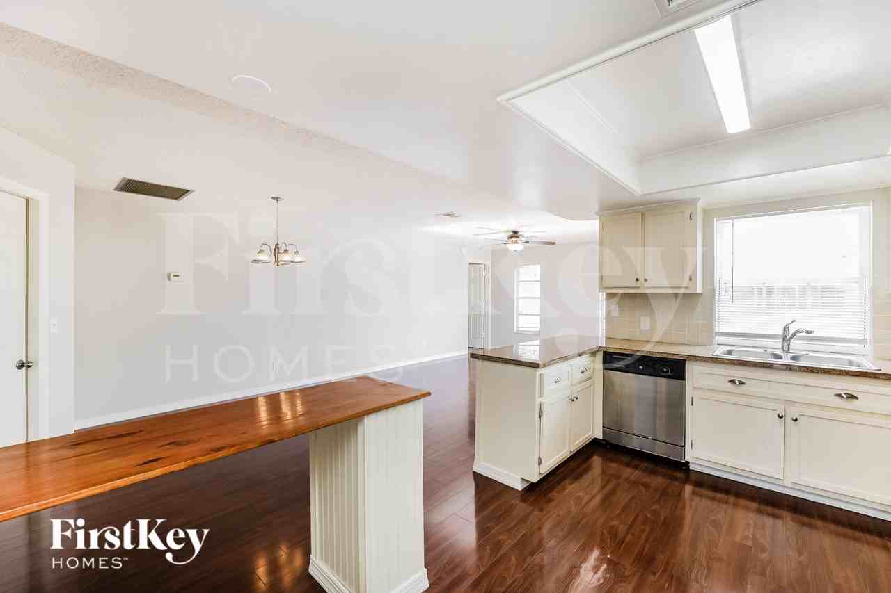 2126 Seter - Photo 7 of 16
