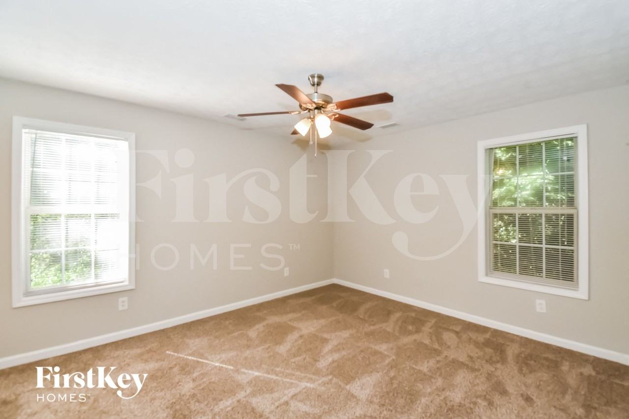 189 Bay Court Dr - Photo 5 of 15