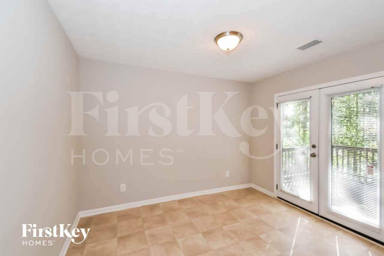189 Bay Court Dr - Photo 7 of 15