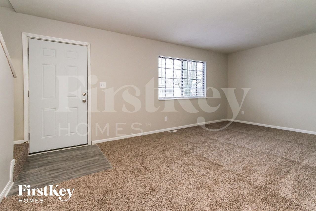 104 Meadow Creek South Dr - Photo 3 of 15