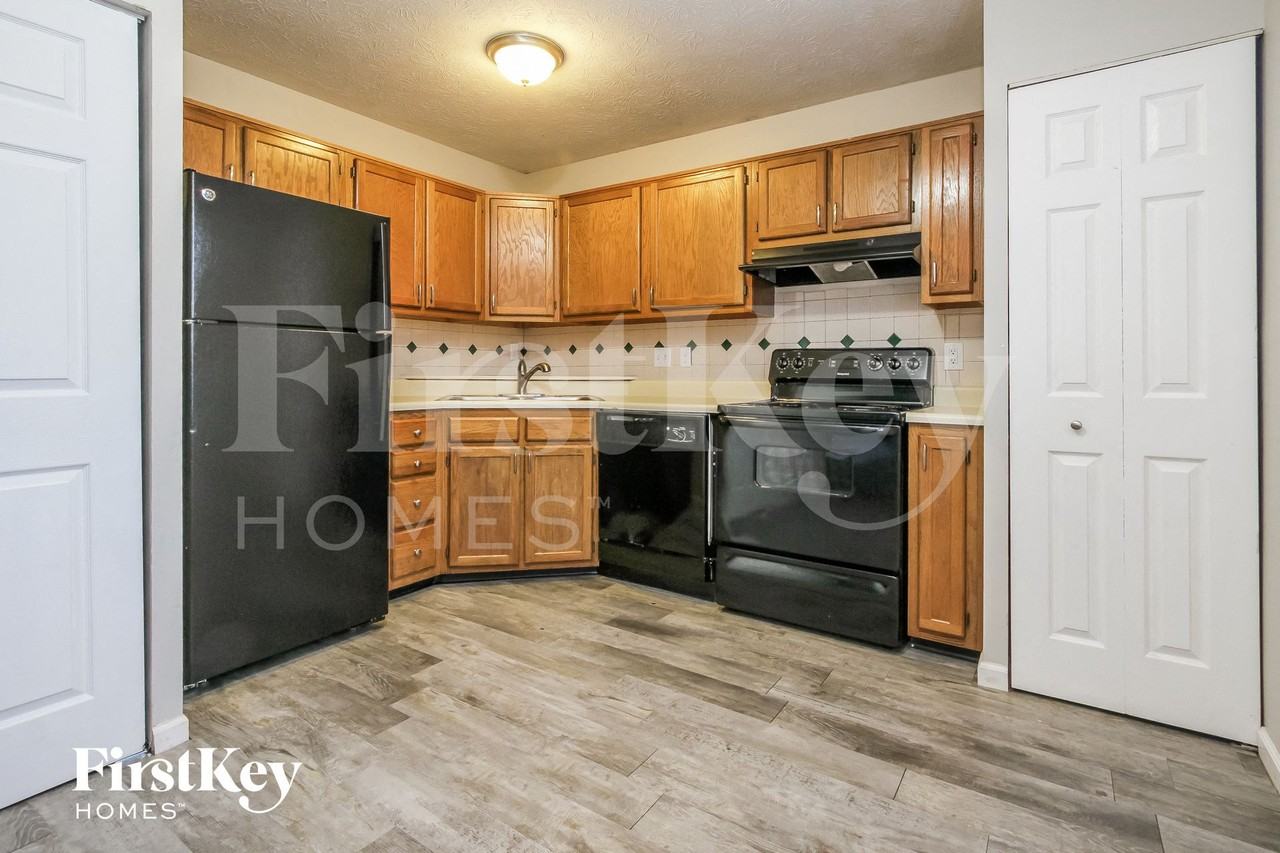 104 Meadow Creek South Dr - Photo 4 of 15
