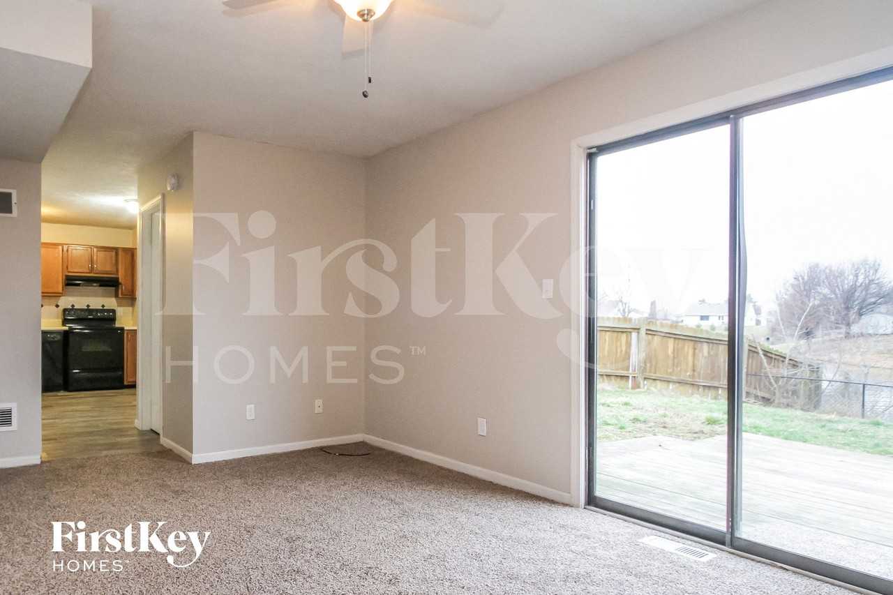 104 Meadow Creek South Dr - Photo 5 of 15