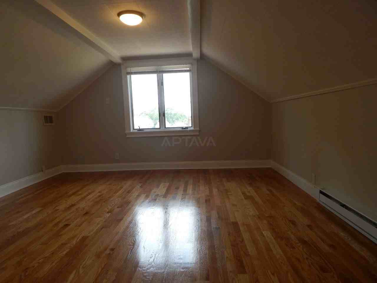18 Sycamore St #2 - Photo 4 of 15