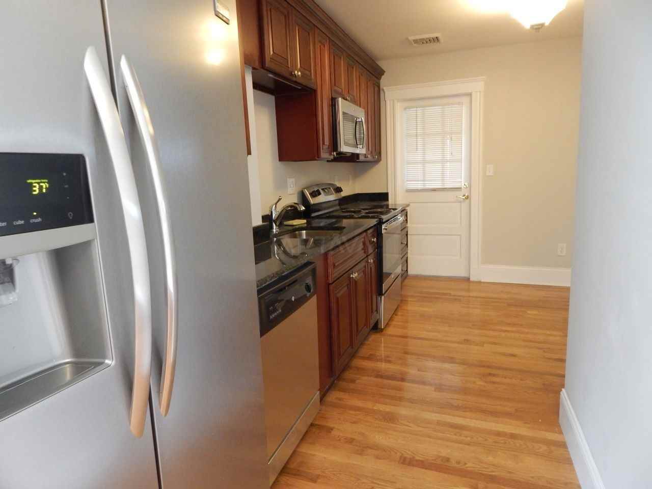 18 Sycamore St #2 - Photo 5 of 15