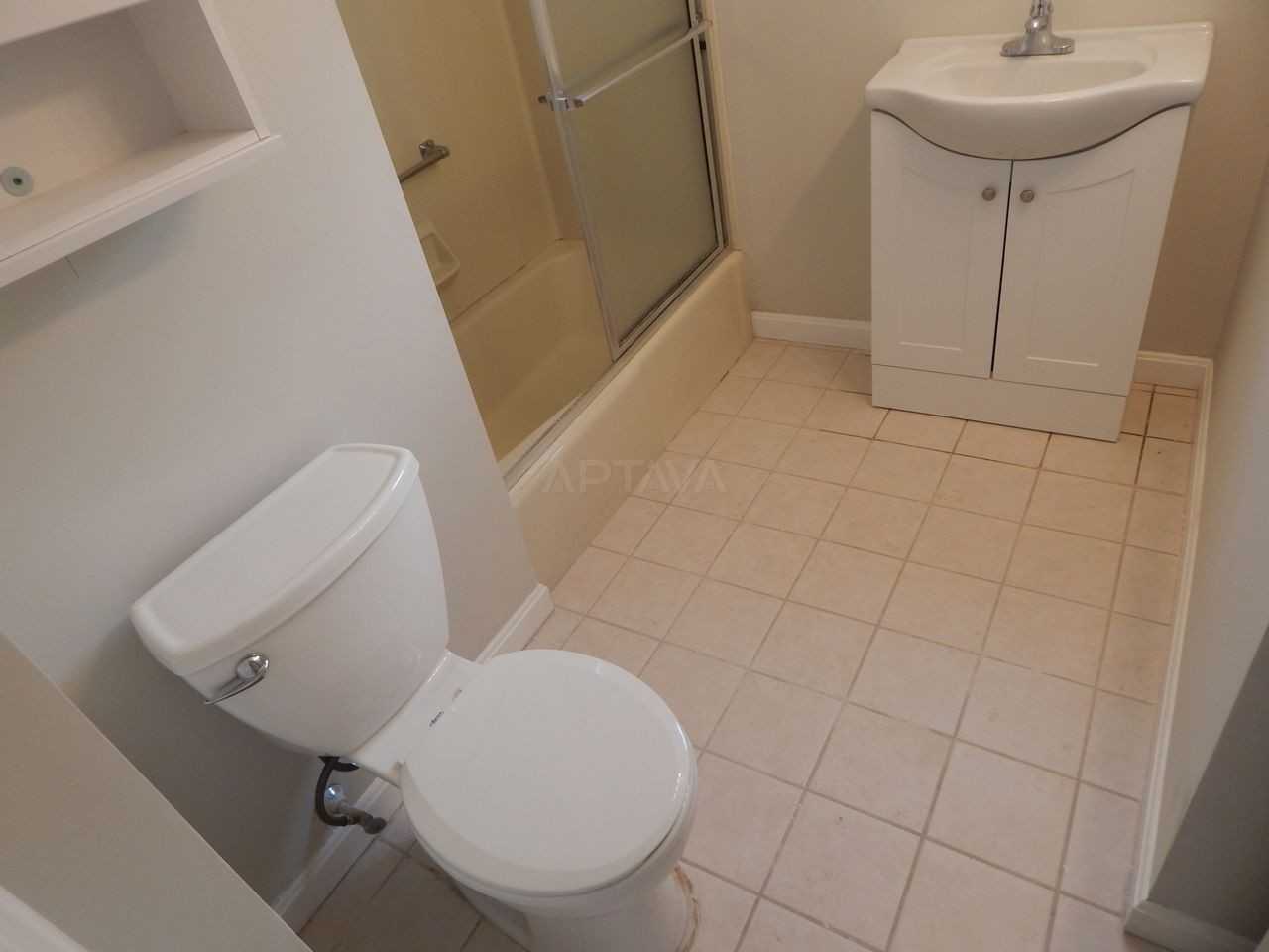 18 Sycamore St #2 - Photo 4 of 15
