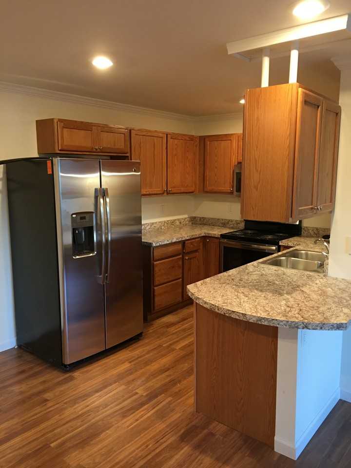 112 Broad St #4 - Photo 4 of 12