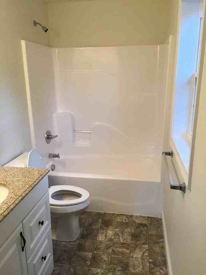 112 Broad St #4 - Photo 7 of 12