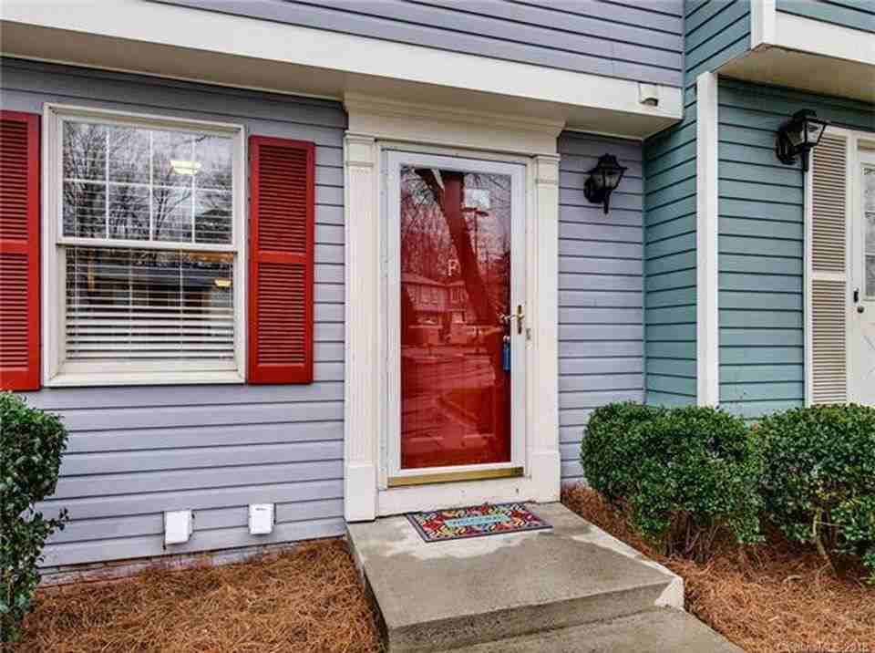 1231 Scaleybark Rd #F - Photo 2 of 2