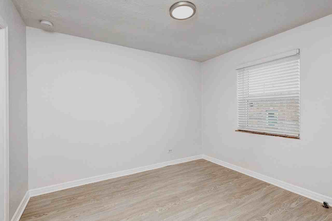 1120 S Logan St #1 - Photo 5 of 8