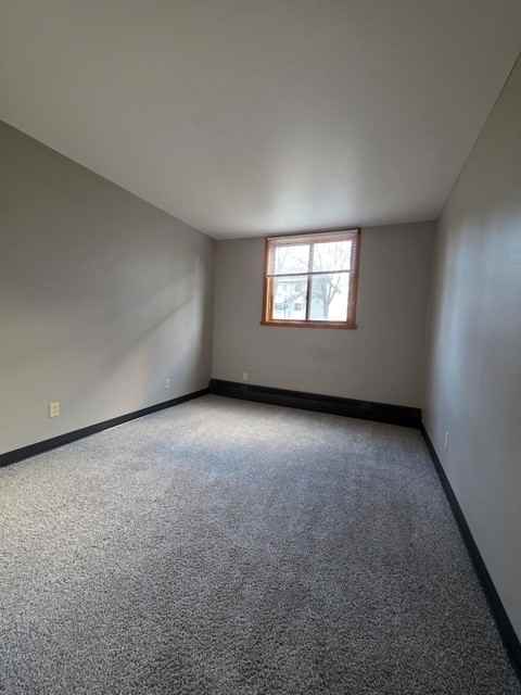 1627 7th St N #4 - Photo 7 of 18