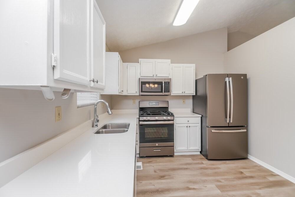 6018 Valley Trails Ct - Photo 7 of 15
