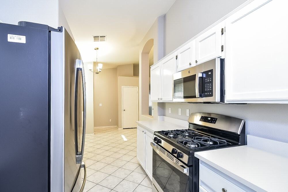3633 Nairobi Ln - Photo 6 of 16