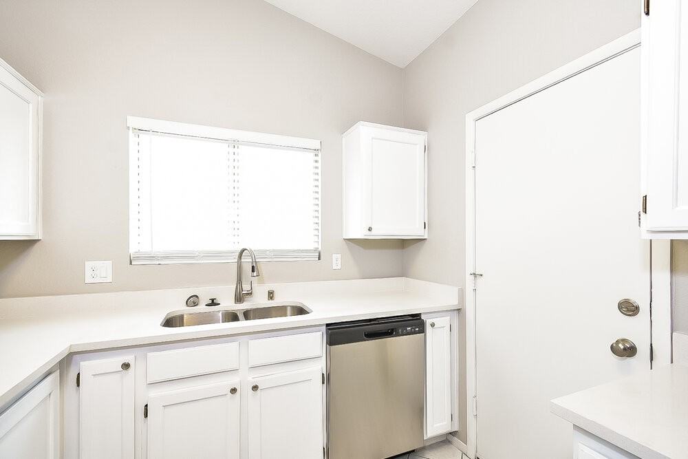 3633 Nairobi Ln - Photo 7 of 16