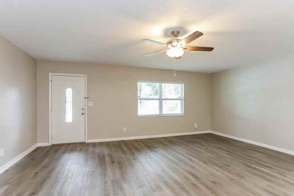 2054 62nd Pl S - Photo 3 of 16