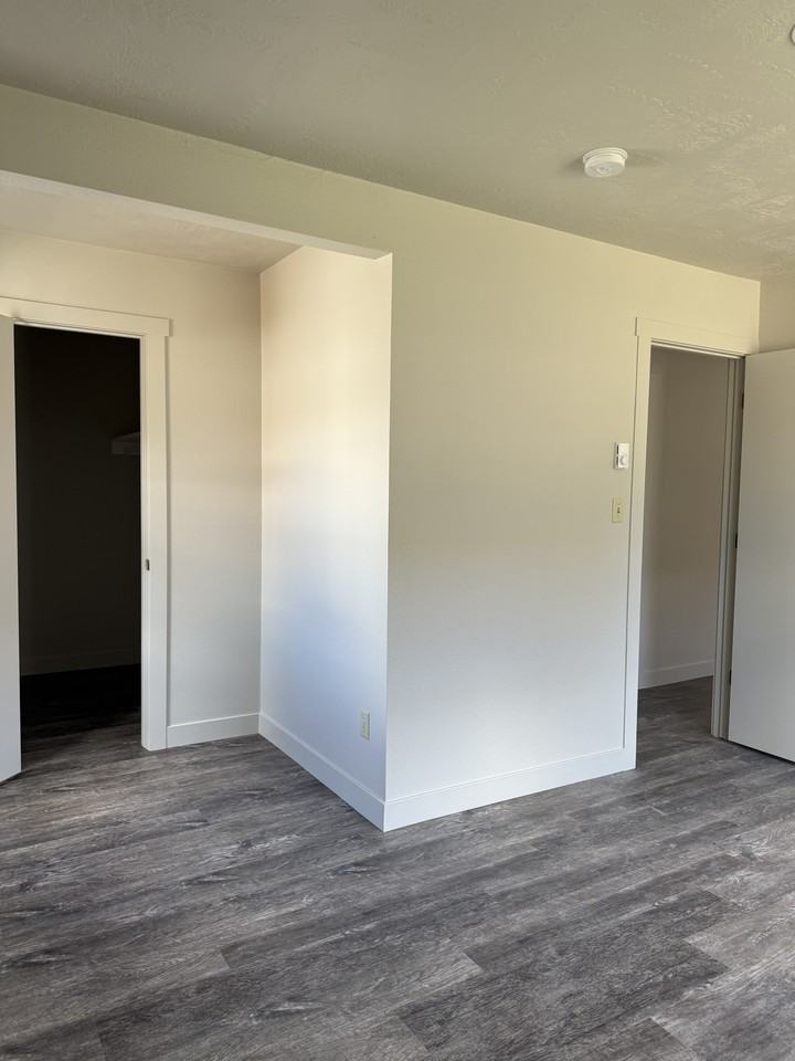 415 S Robert St #8 - Photo 4 of 7