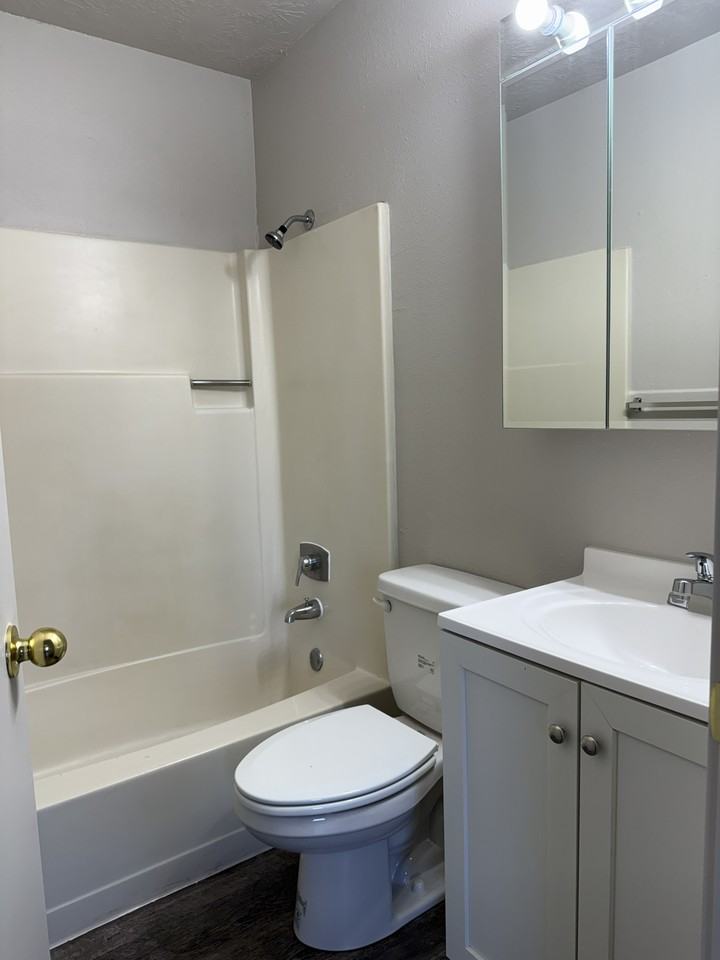 415 S Robert St #8 - Photo 6 of 7