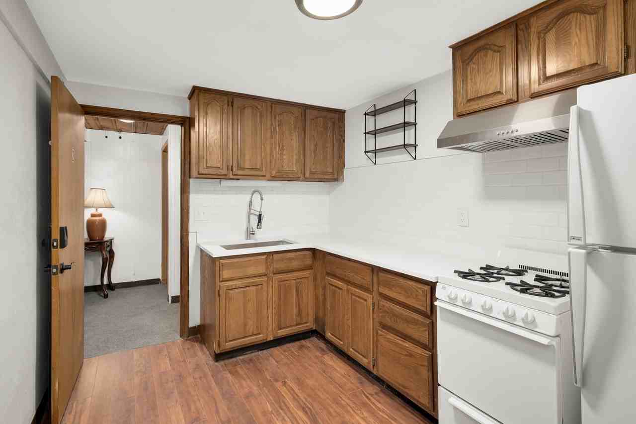 895 Humboldt Ave - Photo 6 of 12
