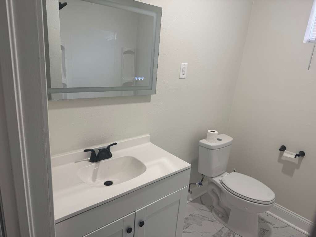 617 Montrose Dr #617 - Photo 3 of 11