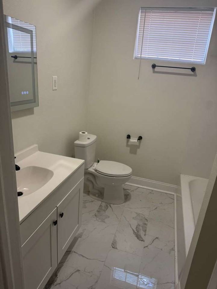 617 Montrose Dr #617 - Photo 4 of 11
