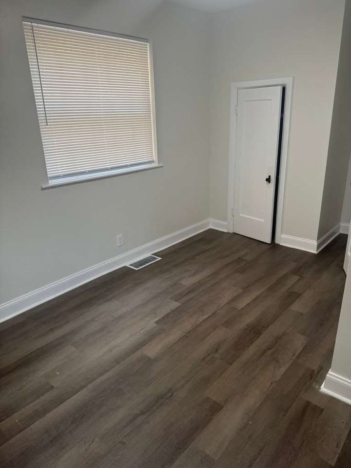 617 Montrose Dr #617 - Photo 6 of 11