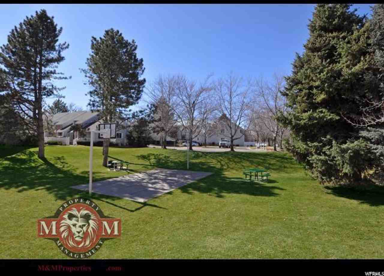 975 E Essex Court Way #4 - Photo 2 of 28