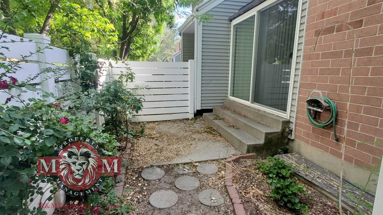 975 E Essex Court Way #4 - Photo 3 of 28