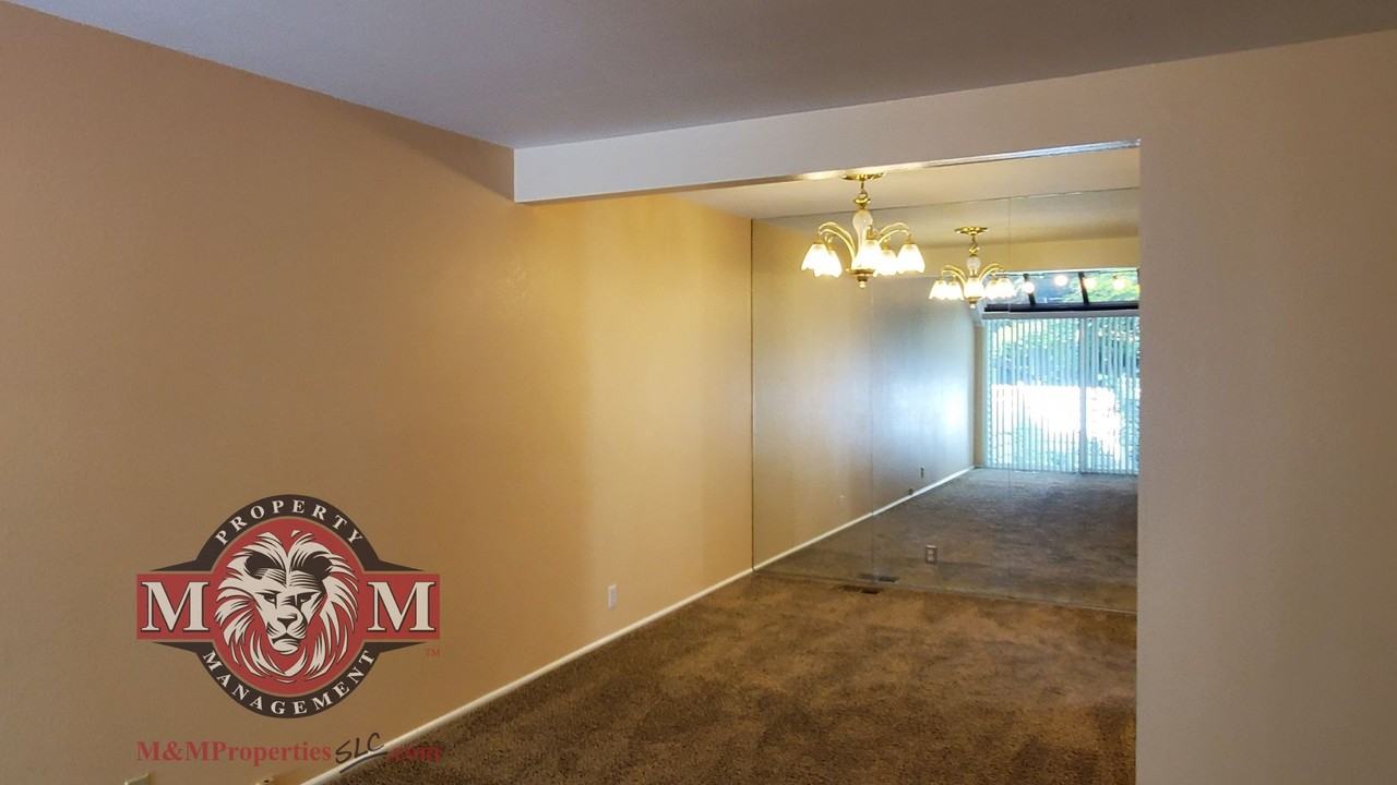 975 E Essex Court Way #4 - Photo 7 of 28