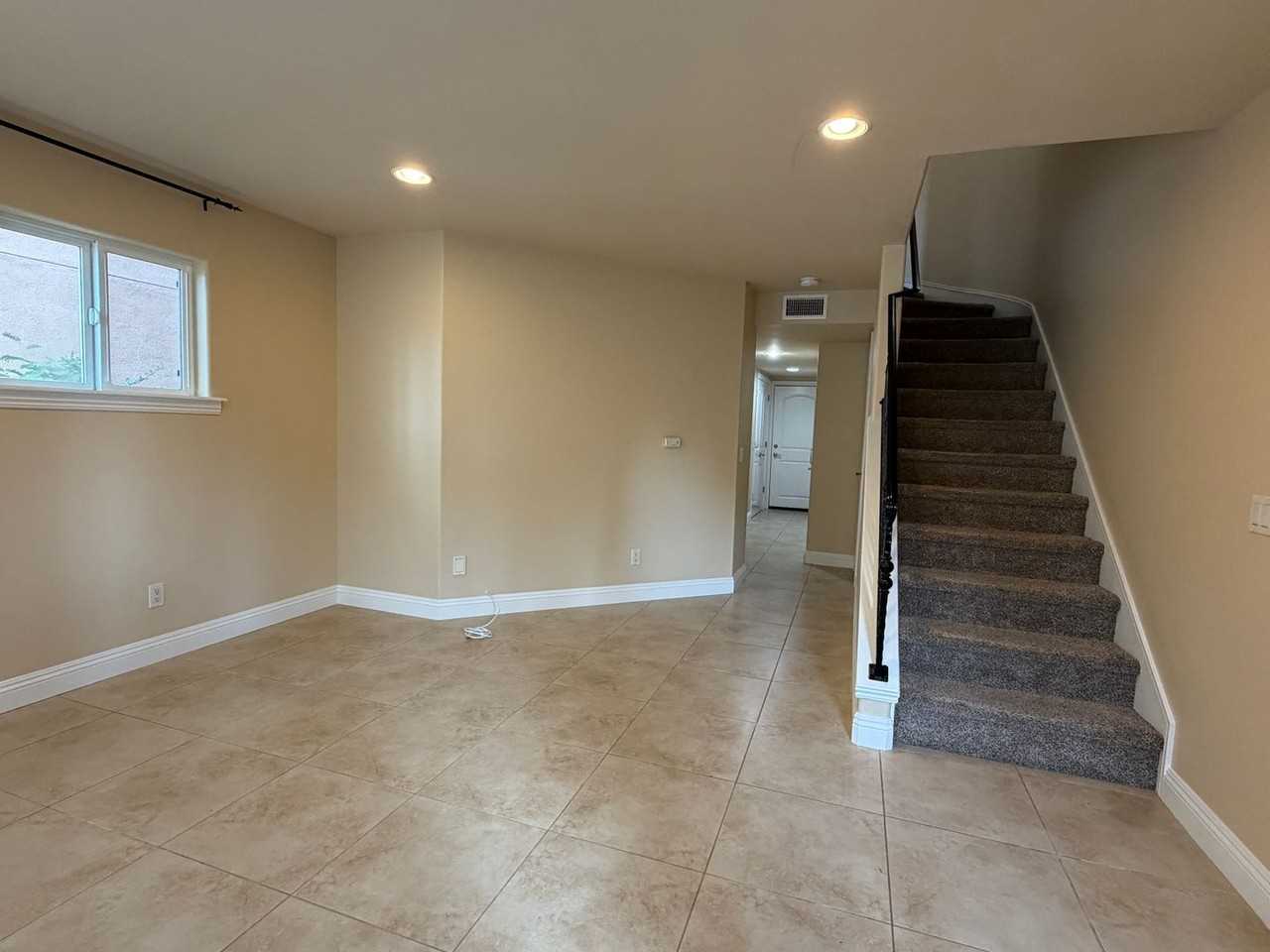 211 Windward Way - Photo 4 of 25