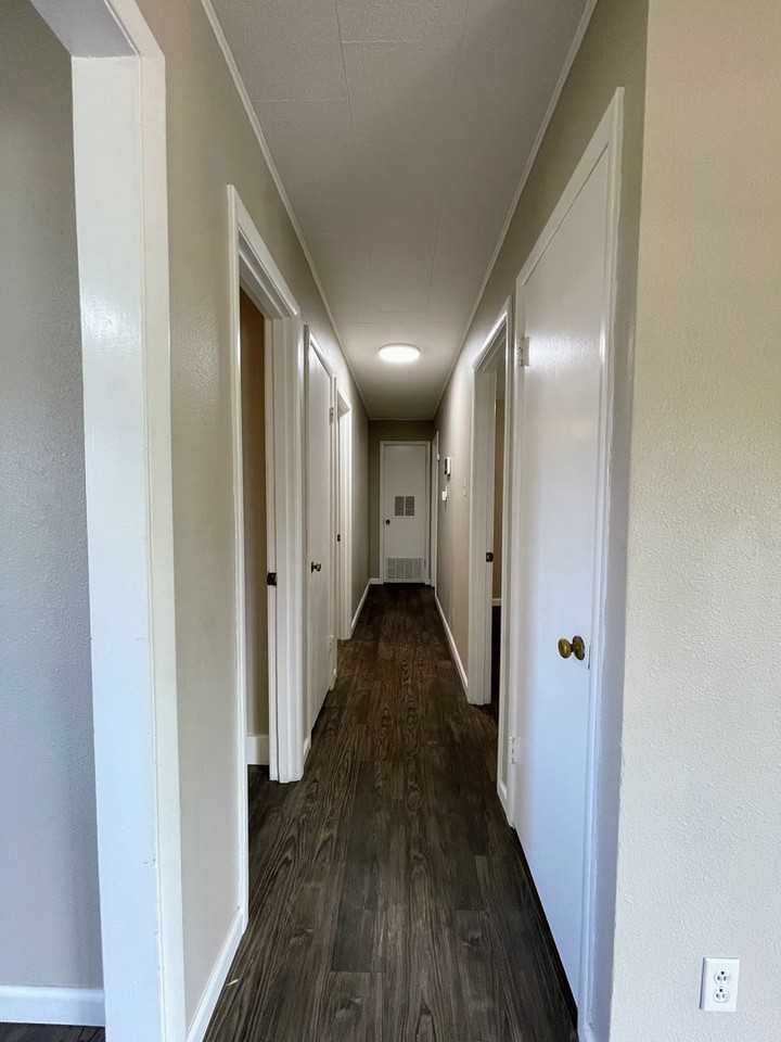2109 42nd St - Photo 2 of 32