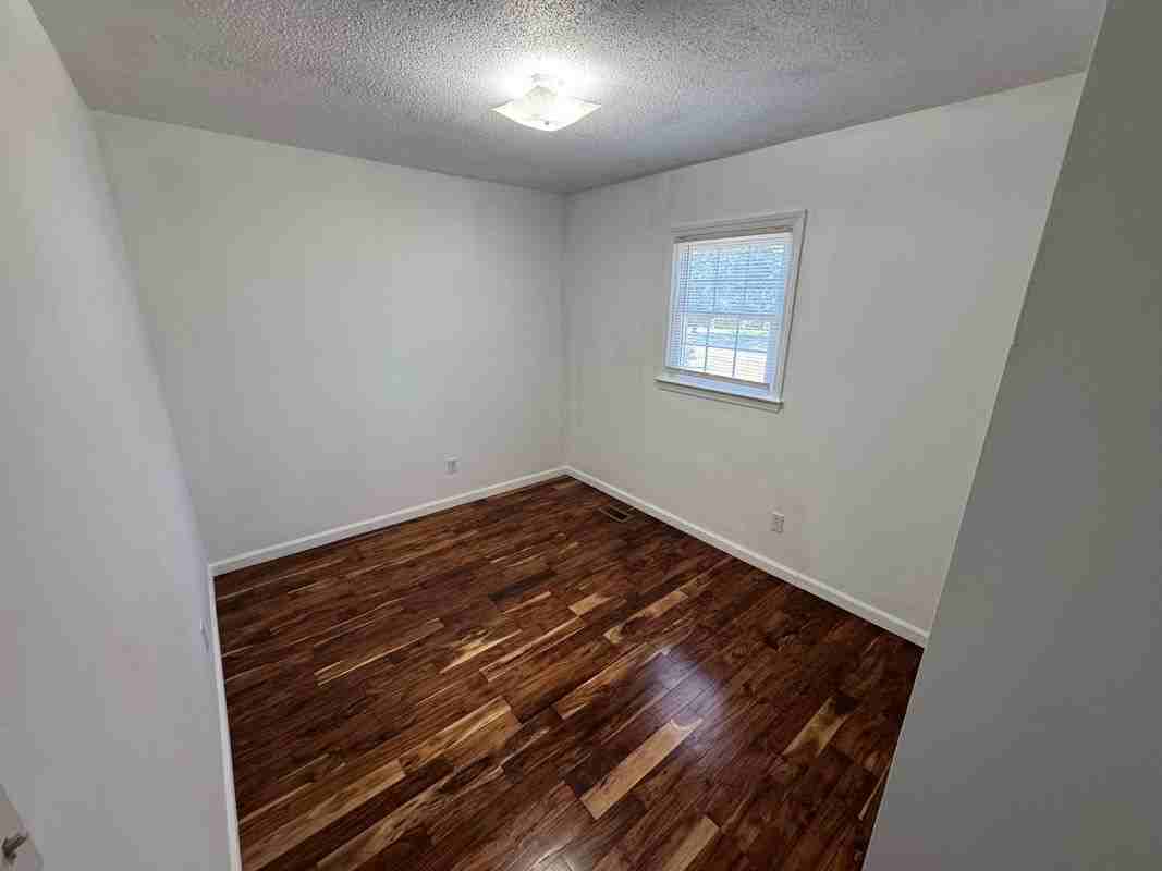 1020 Village Cir - Photo 7 of 8