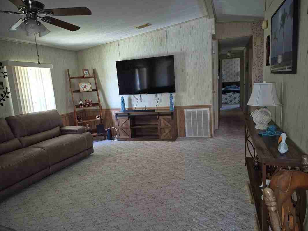 904 Red Bud Rd - Photo 2 of 8