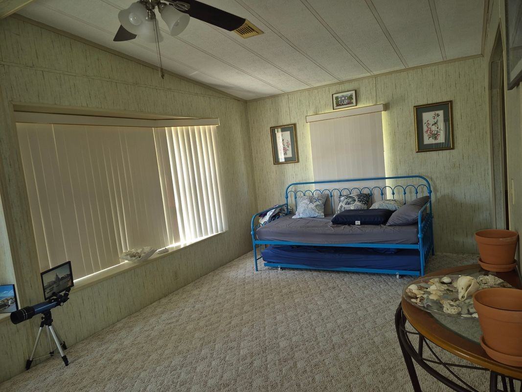904 Red Bud Rd - Photo 3 of 8