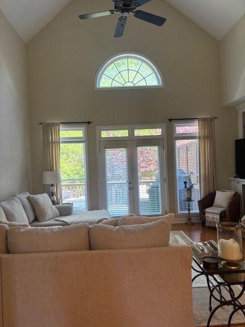 4061 Glen Vista Ct - Photo 2 of 17