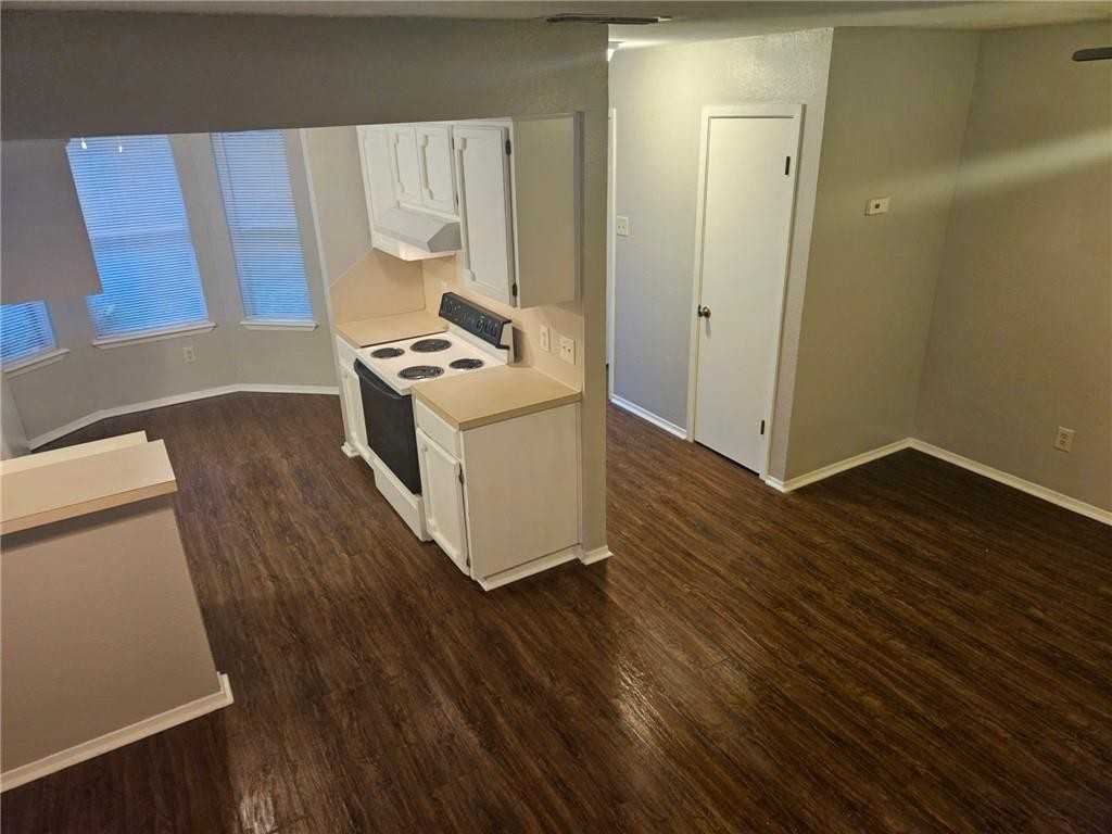 4023 Oak Bay Dr #I - Photo 2 of 9